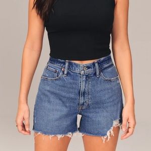 Abercrombie Curve Love 4” Mom Shorts